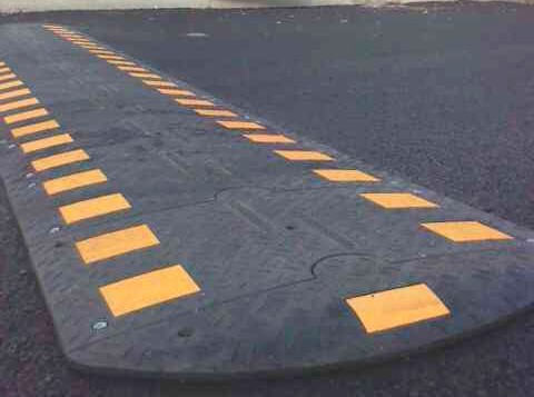 Ralentisseur universel pour poids lourds avec 2 à 5 fixations par élément - Sodimar_3