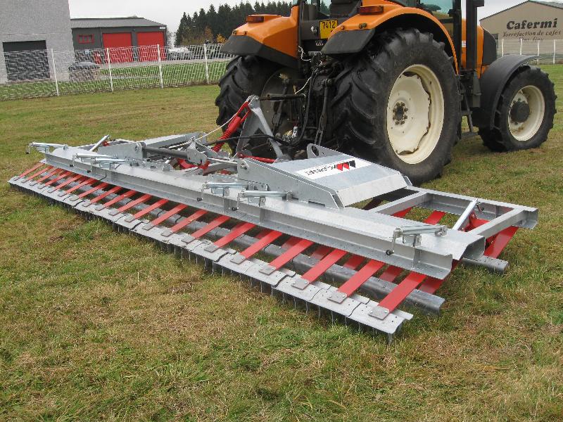 Outil agricole pour scarification avec dents originales Bottin