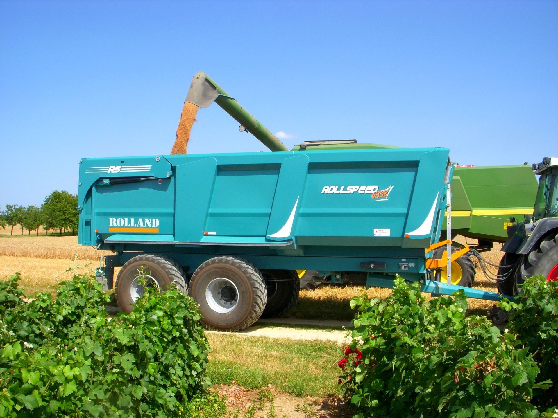 Rollspeed 6332, benne agricole adaptée aux manœuvres en espaces réduits