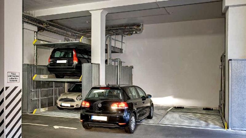 Parking mécanique à stationnement indépendant sur trois niveaux - Hauteur de véhicule jusqu'à 175 cm - Largeur de place jusqu'à 500 cm - Parklift 413_3
