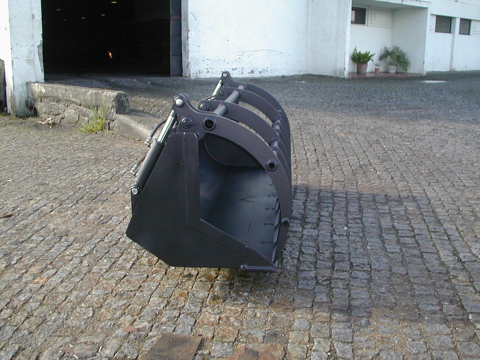 Godet a grappin pour chariot telescopique_3
