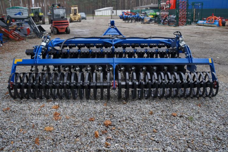 Déchaumeur à disques porté 3,5 m - LANDSTAL LST BT 350 - 28 disques - rouleaux V-ring et réglage hydraulique_3
