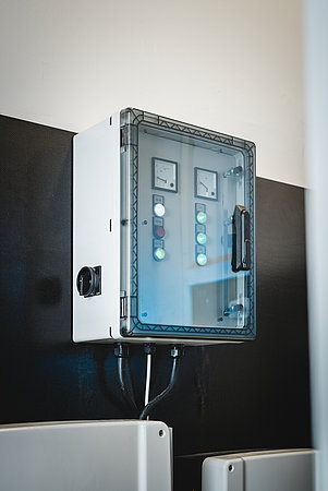 Armoire électrique de chantier - qualité industrielle - Spelsberg Guenther Co KG - GEOS-S 3030-18-TO - adaptée aux environnements difficiles et extérieurs non protégés_3