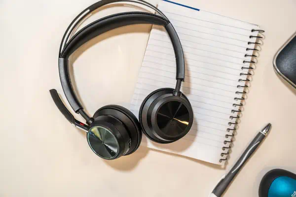 Micro-casque Poly Voyager Focus 2 USB-C-C + adaptateur USB-C/A_3