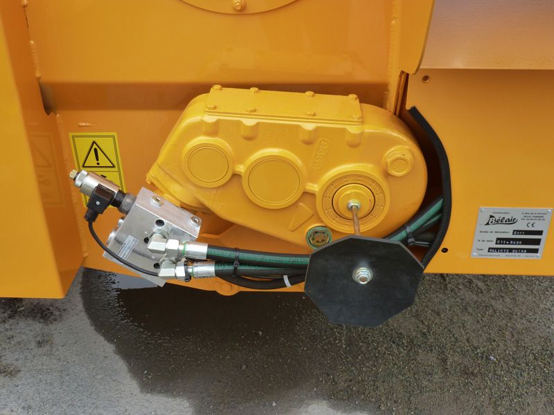 Matériel agricole avec système de pesage électronique intégré