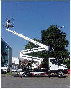 Snake 2413 plus sur iveco camion nacelle - oil & steel france - 23,5m_3