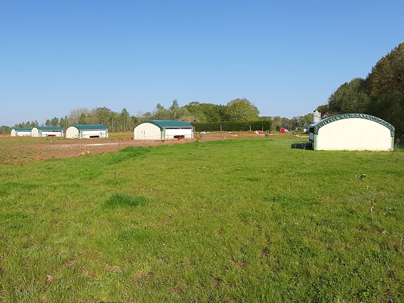 Tunnel déplaçable 30m² - structure galvanisée, isolation en laine de verre, couverture personnalisable_3