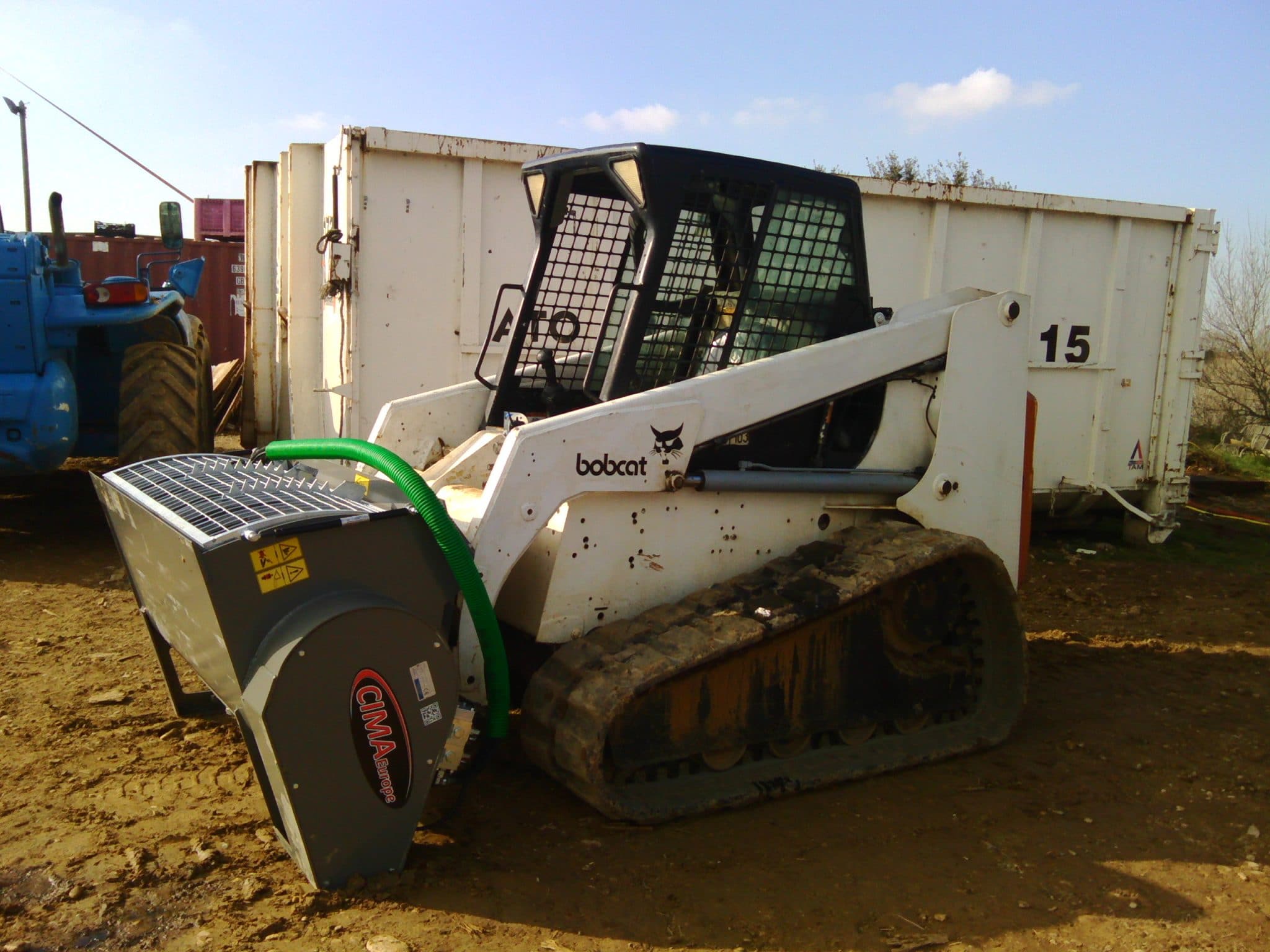 Godet monocoque pour béton avec épaisseur renforcée