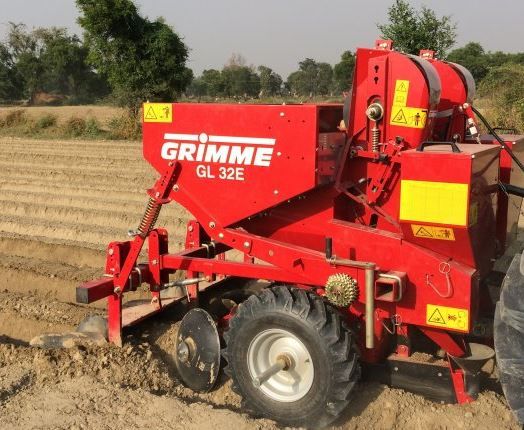 Machine de plantation Gl 32 e avec éléments réglables pour tubercules