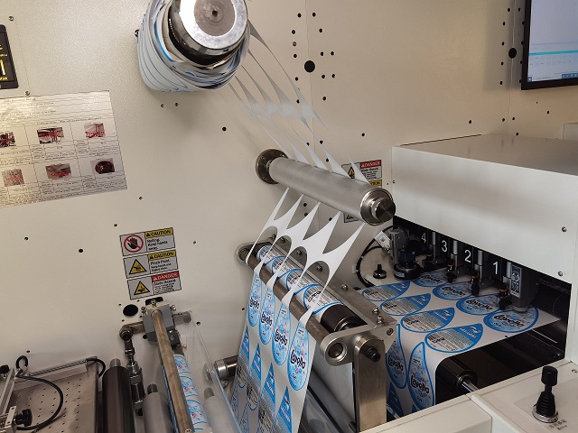 Système de découpe d'étiquettes numérique - Valloy DuobladeWX II - double station avec 8 têtes et caméra CCD_3