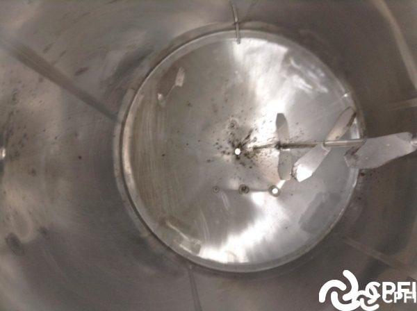 Cuve isolée Pierre Guérin - 8000 L - Inox - Agitation décalée - Garde corps - Trou d'homme étanche_3