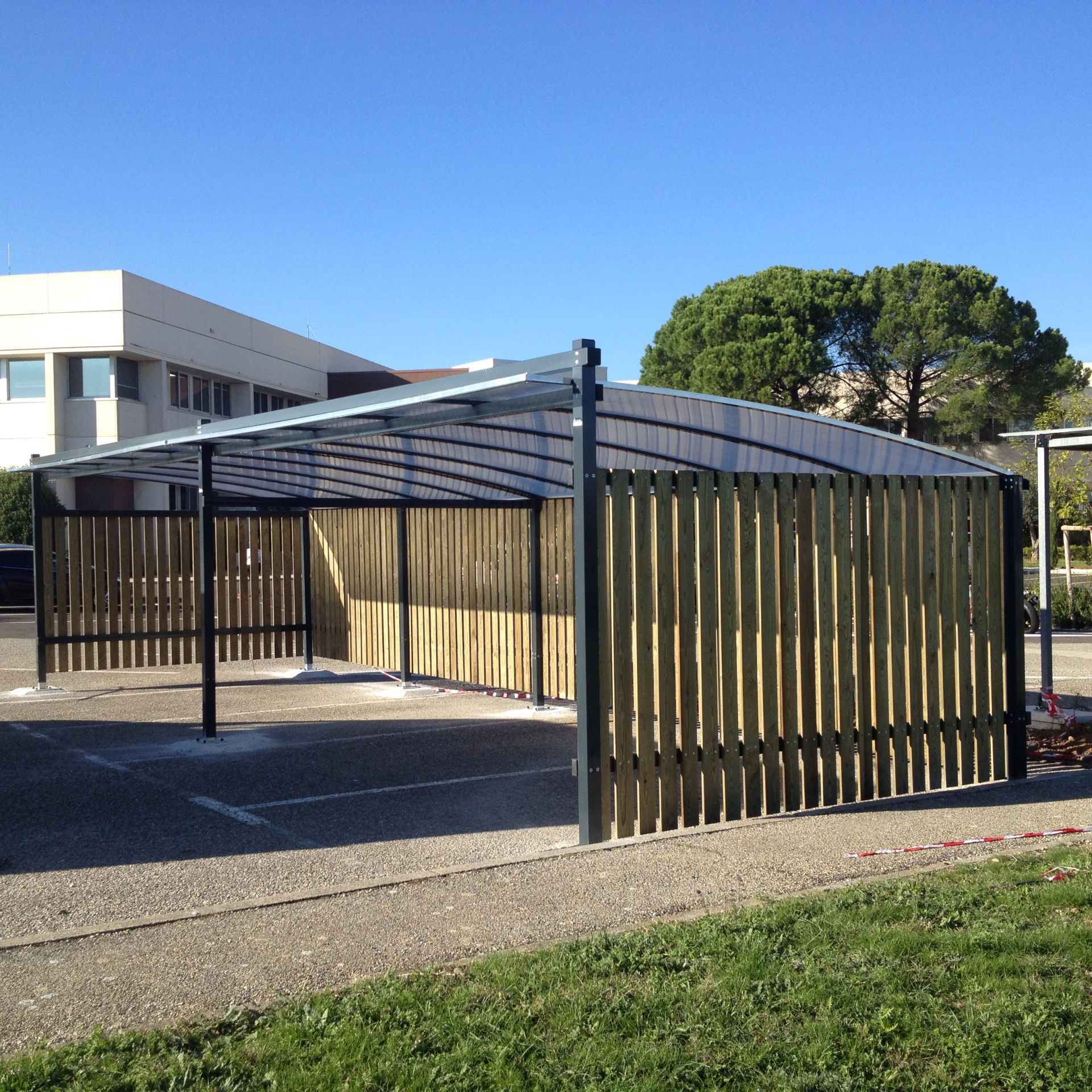 Abri poubelle, forme thion_3