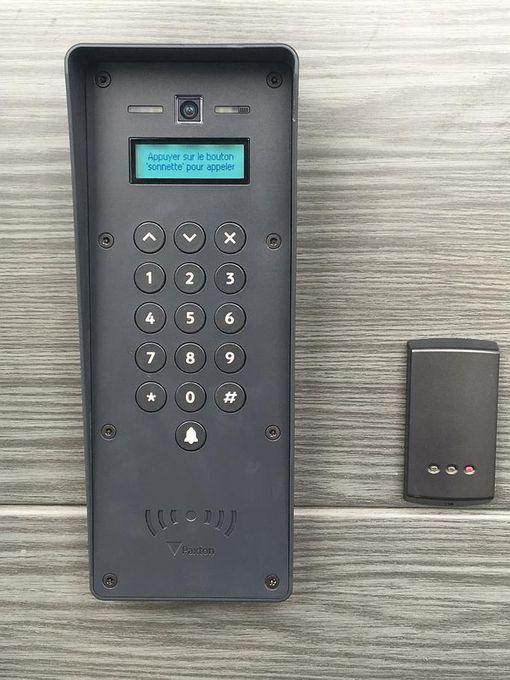 Interphones et contrôles d'accès autonomes - Survelec - Installation et haute sécurité en France et à l'international_3