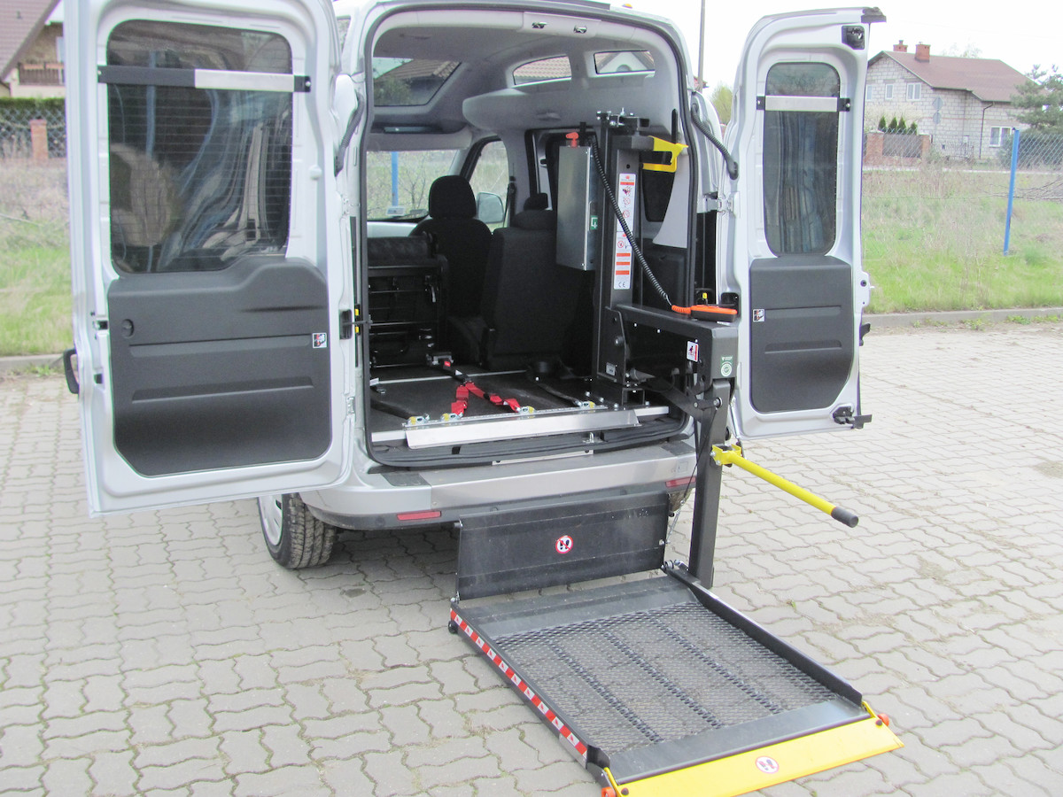 Élévateur hydraulique compact pour véhicules utilitaires