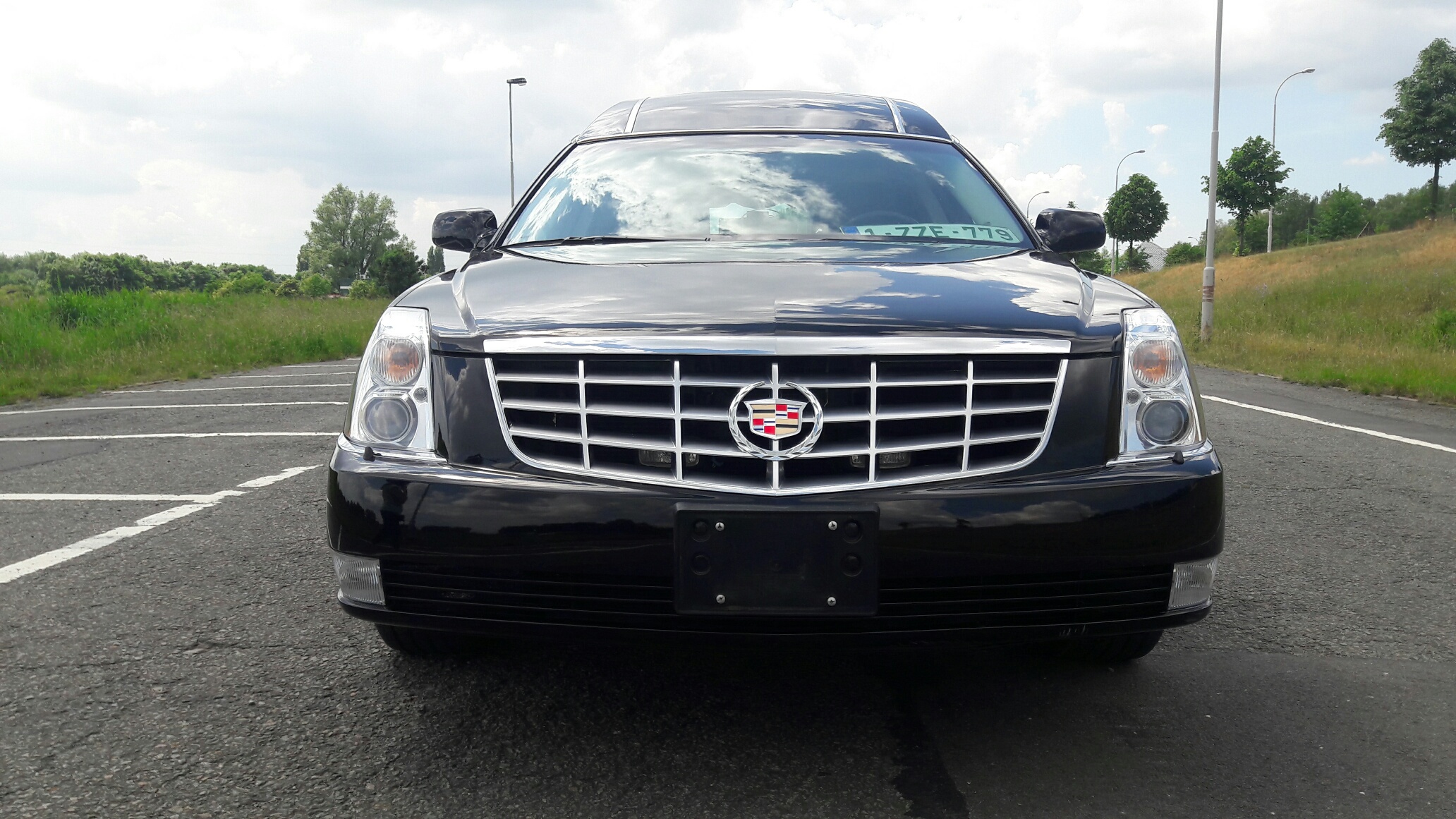 2009 Cadillac DTS Eagle avec intérieur cuir noir et beige