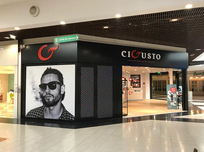 Impression grand format sur vitrine pour publiciser votre offre à large échelle - Art & Com_3