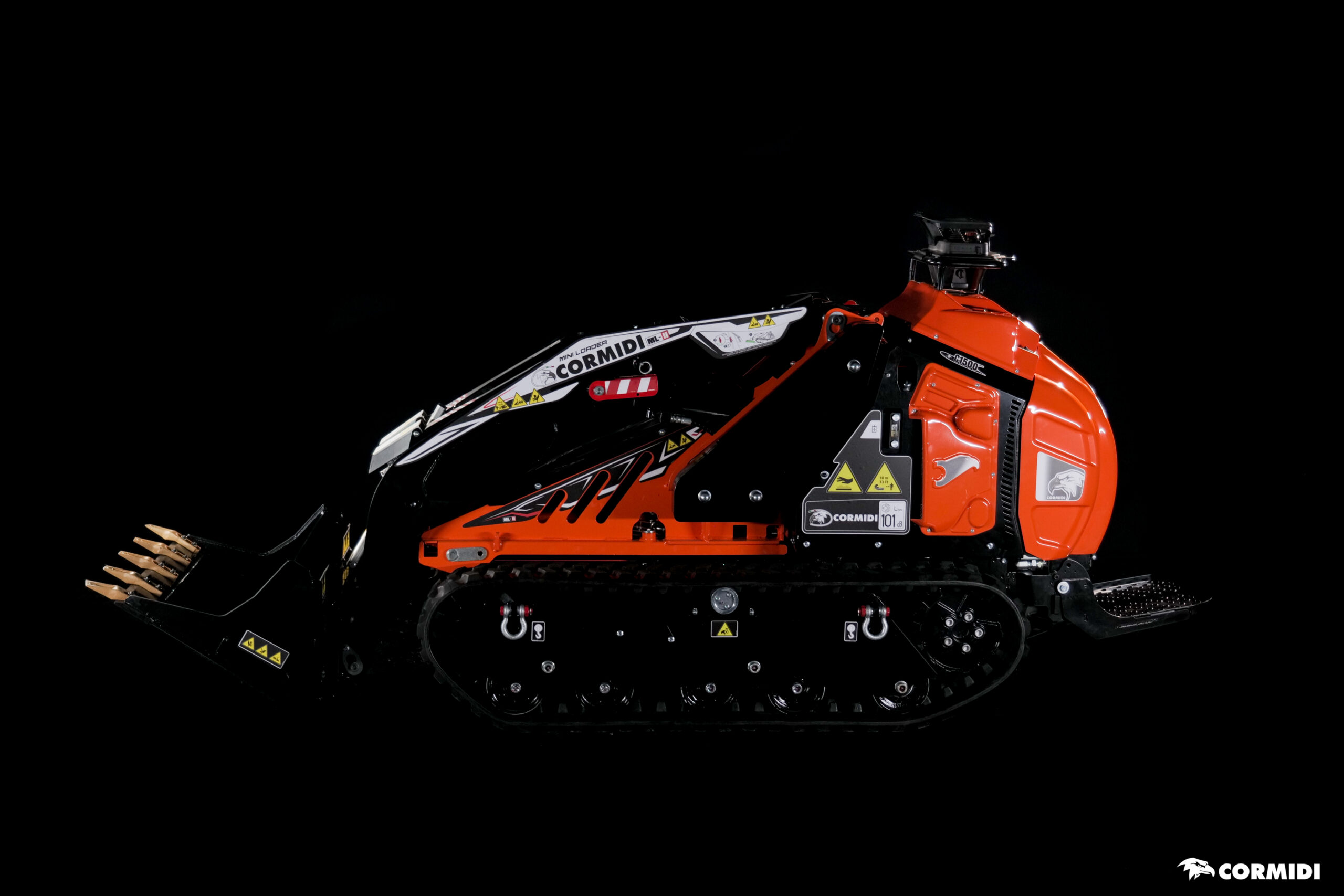 Mini-chargeuse conçue pour les tâches de jardinage et d'arrosage, capacité 1500kg - Cormidi_3