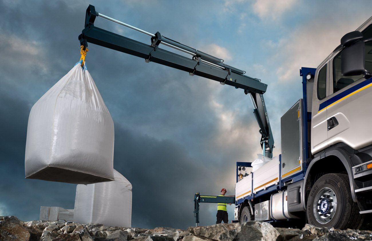 X-CLX 178 - Grue auxiliaire HIAB - 17 tm, commande manuelle, portée hydraulique 6.54 à 12.87 m_4