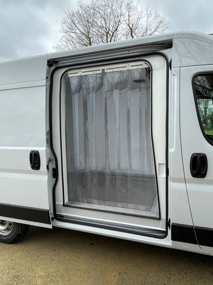 Véhicule frigorifique à cellule intégrée IsoCity 7,7 m3 ou 9,3 m3 -  Peugeot Boxer - Froid positif ou négatif_3