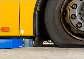 40-4 - Cric hydropneumatique AC Hydraulic à 4 niveaux - Capacité : 40/27/16/10 t - Pour bus bas et véhicules à garde au sol basse_3