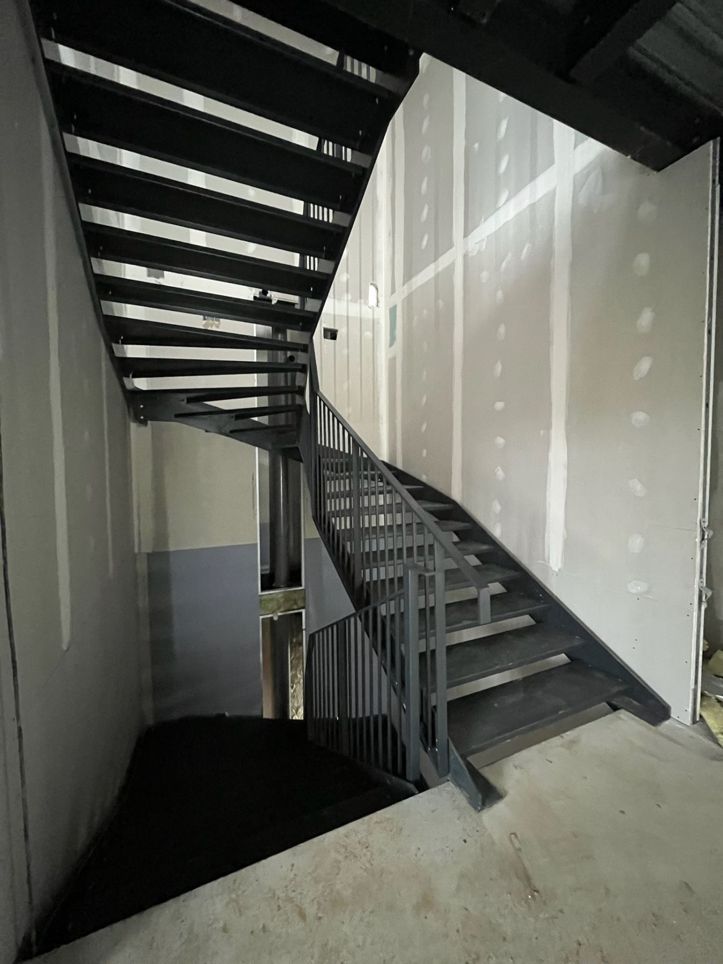 Escalier métallique de secours sur mesure - Fabrication et pose_3