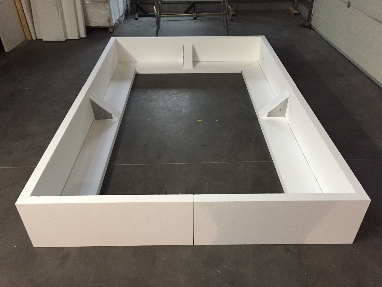 Jardinière carrée en résine Ultra® - sur mesure, résistante et personnalisable pour intérieur et extérieur_3