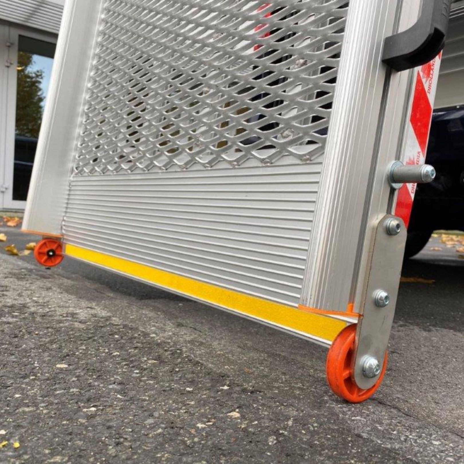 Rampe d'accès PMR - antidérapante et simple d’utilisation - DH-AI12/13_3