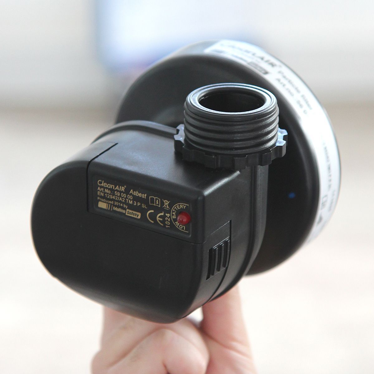 Système de filtration d'air avec alarme sonore et visuelle