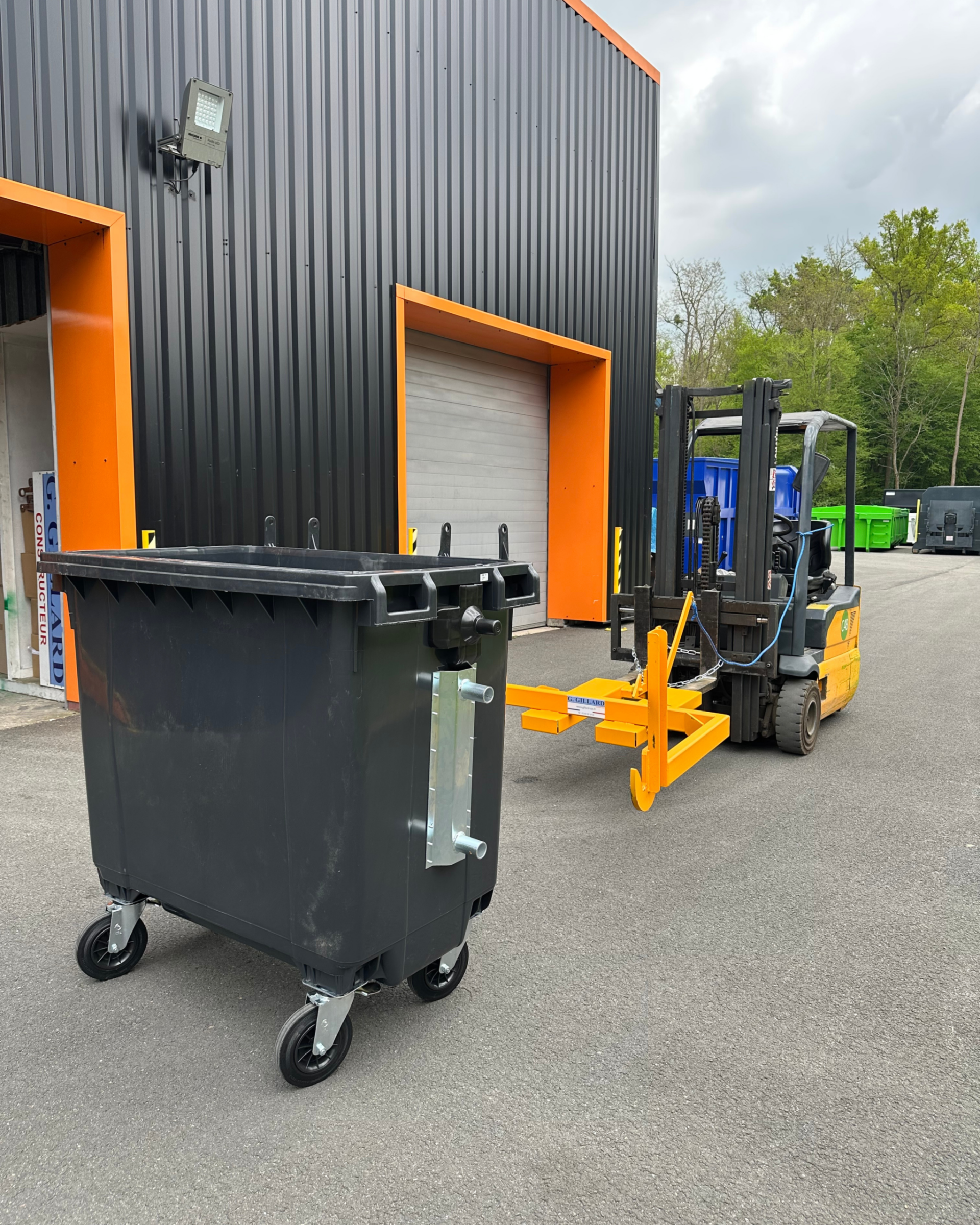 Palonnier retourneur de bacs pour chariot élévateur - R.BAK_3