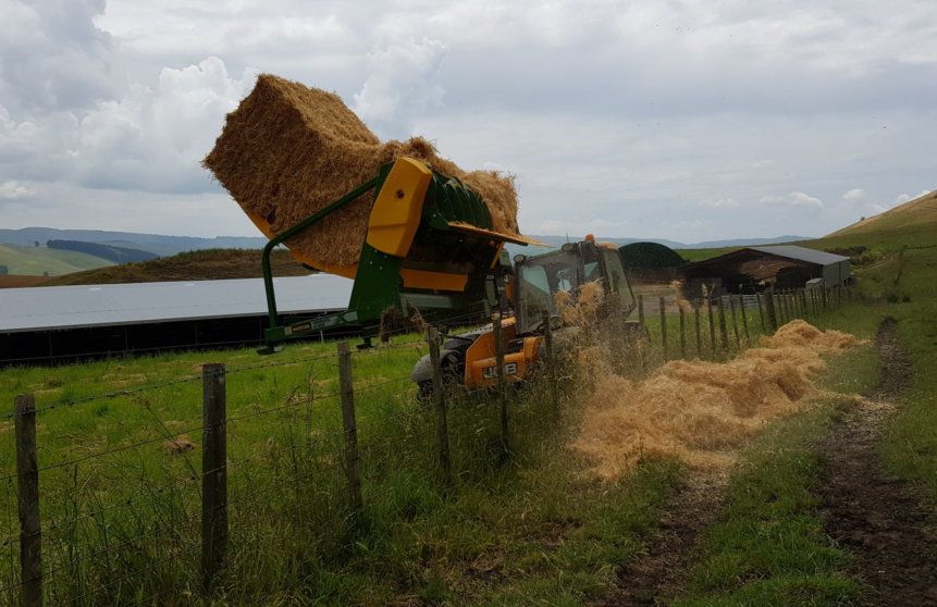Plateforme en polyéthylène réduisant l'adhérence des balles