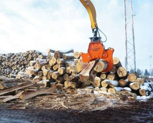 Équipement pour pré-fente et manipulation de gros troncs