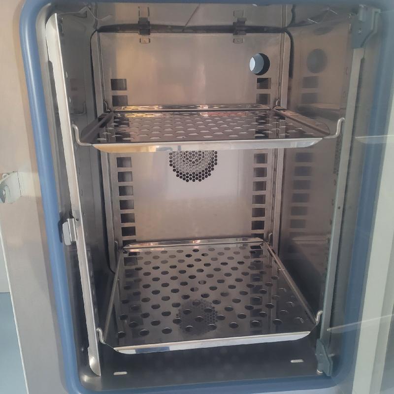 Incubateur / étuve Thermo Scientific Heratherm IMH60 avec convection forcée 105°C_3