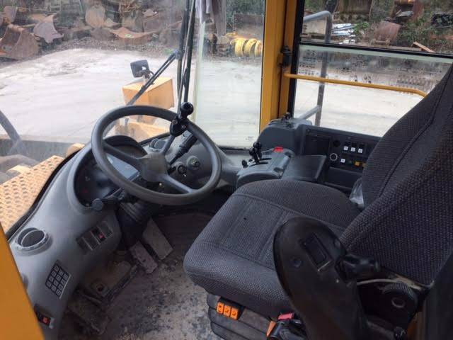 Chargeuse sur pneus volvo l 330_3