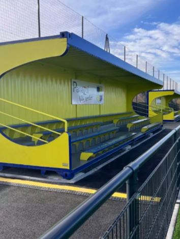 Container tribune 20 pieds ou 40 pieds robuste et modulable conçu pour les festivals, concerts, événements sportifs et autres manifestations_3