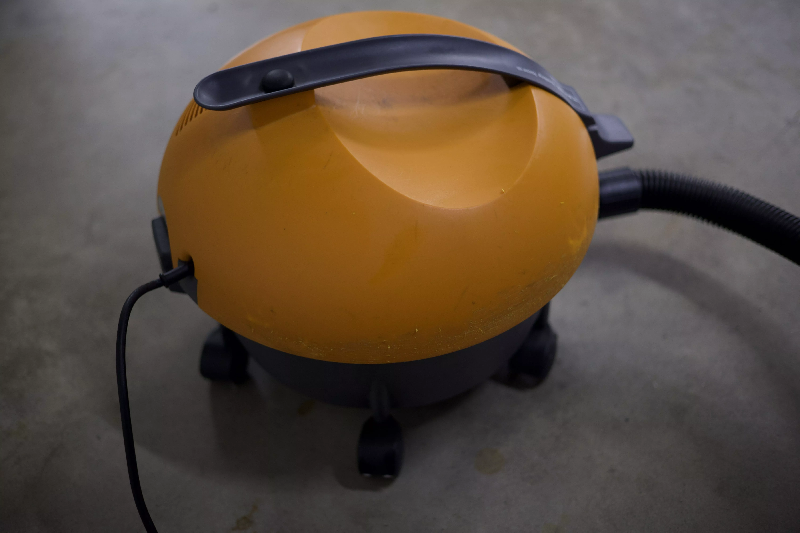 TASKI Baby Bora - Aspirateur professionnel compact - Machine révisée_3