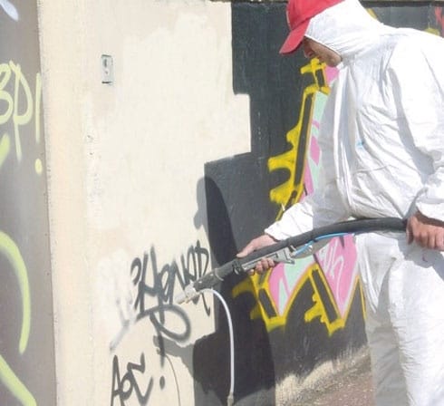 Matériel anti-graffiti par aérogommage ou hydrogommage - TAG +_3