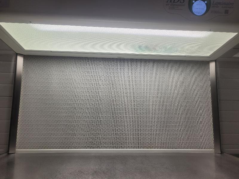Hotte à flux laminaire horizontal avec éclairage de 600 à 800 lux
