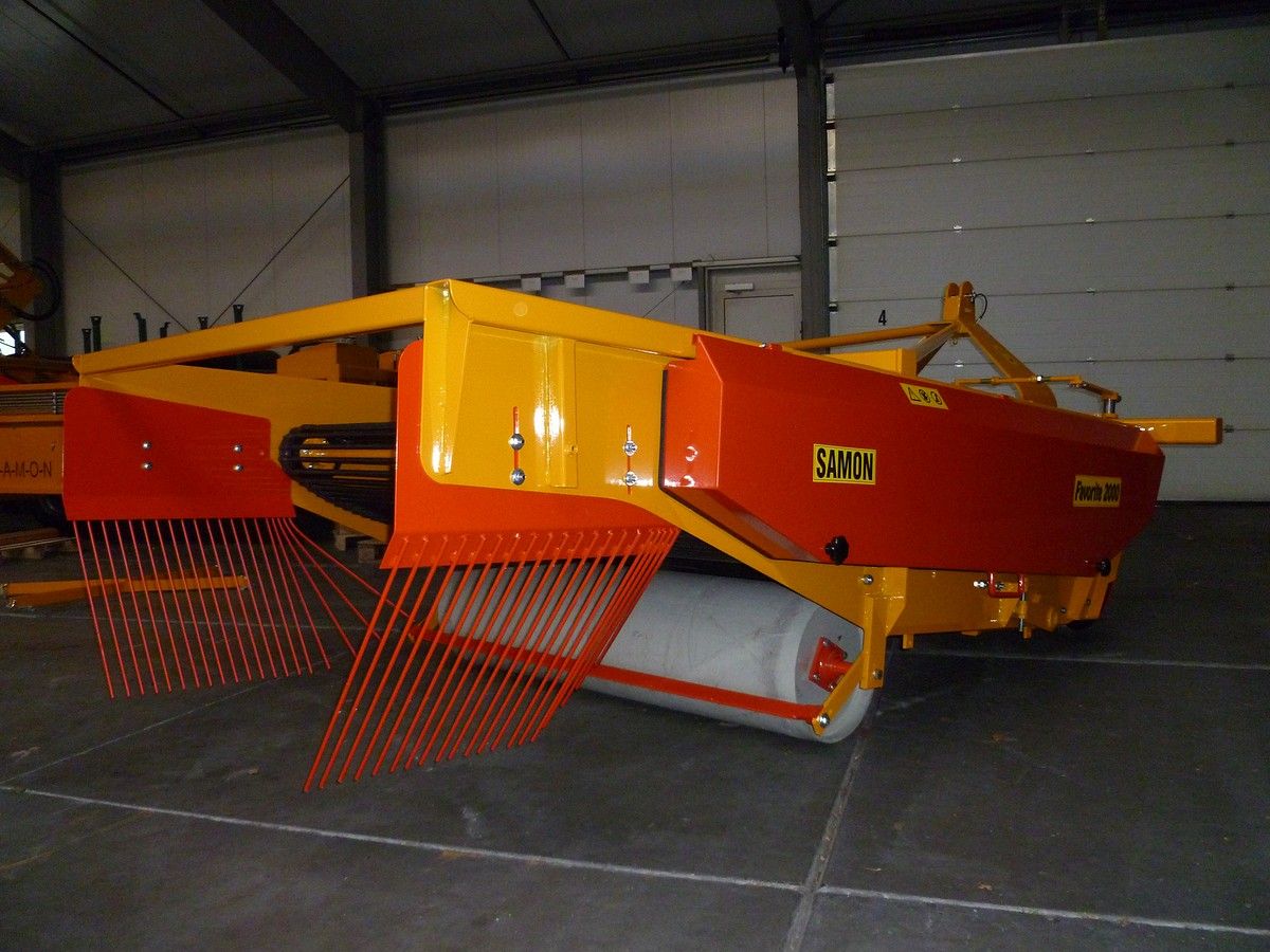 Arracheuse de pommes de terre 2 rangs - Samon Machine - équipée de 2 cribles, bec à diabolos et disques_3