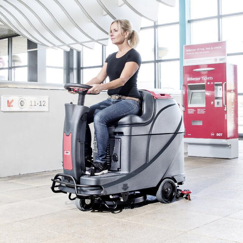 Autolaveuse autoportée à batteries Viper AS530R - maniabilité, rendement élevé, réservoir 73L_3