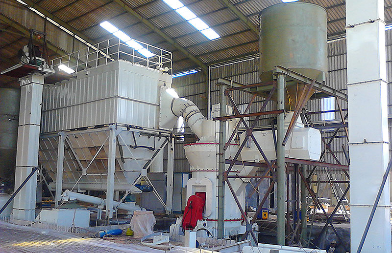 Moulin vertical 23 tonnes pour dolomite et calcaire - Granulométrie 74 µm - Équipement VM1900K_3