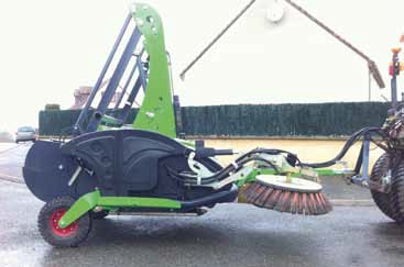 Balayeuse de voirie modèle City Clean - adaptable microtracteurs 20-25 CV - Double balai brevet COCHET_3