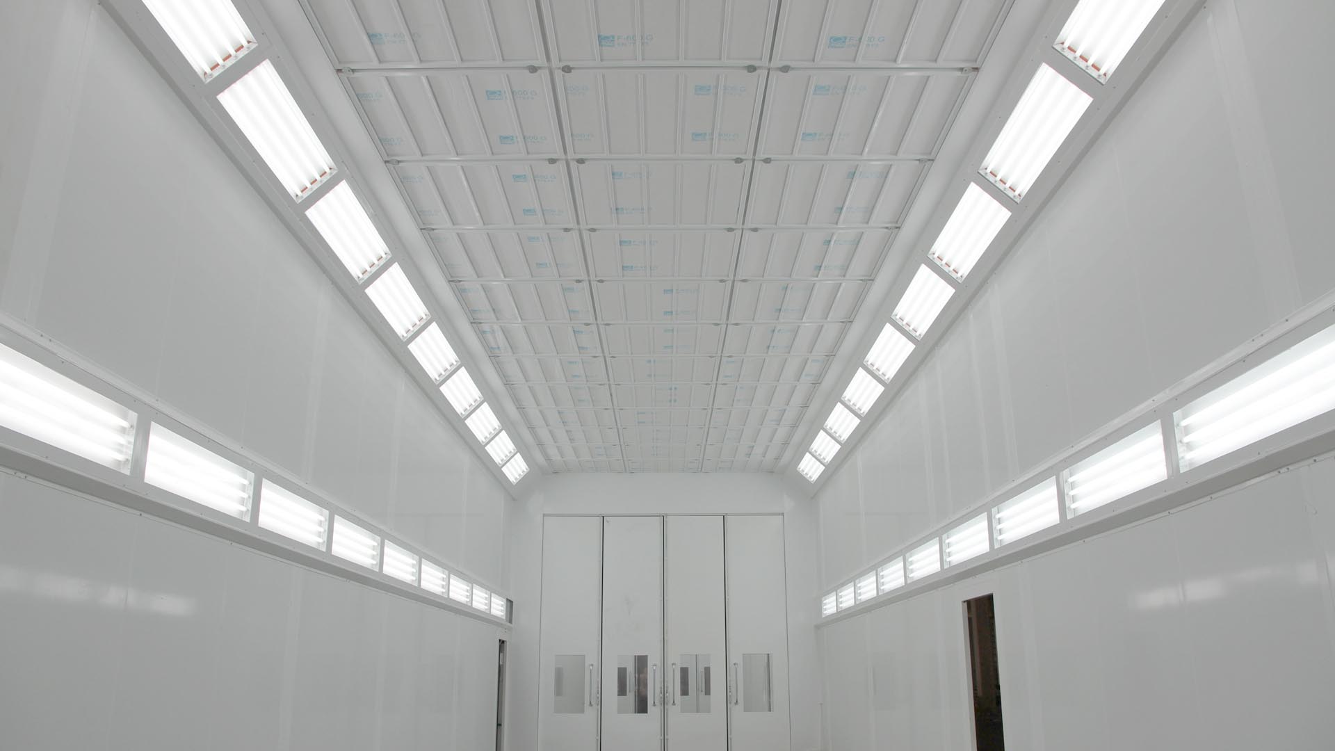 Cabine de peinture fermée pour poids-lourds - pistolage et étuvage - éclairage LED ATEX - ventilateur ILKE_3