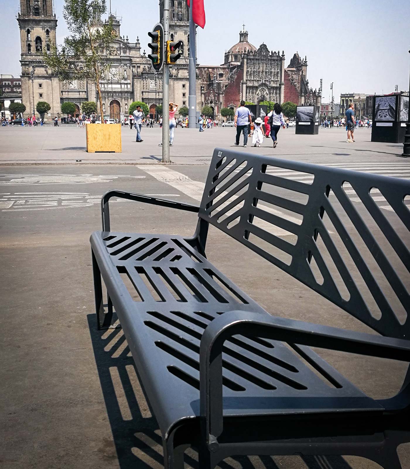 Banc public en acier galvanisé UM379M - traitement Ferrus anti-corrosion_3