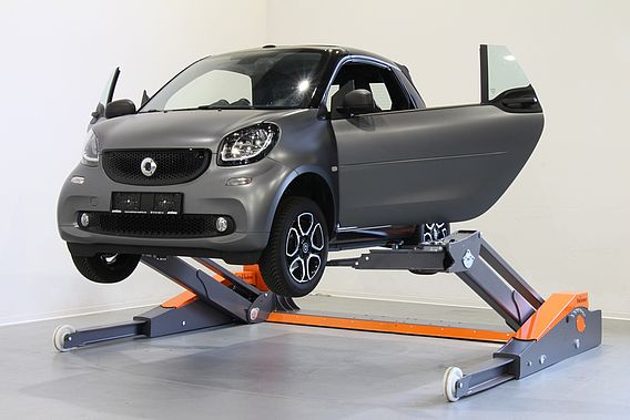 Pont élévateur permettant un passage libre de 2300 mm