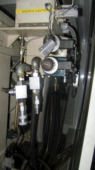 Presse à injecter Negri-Bossi - V820/160 - Diamètre vis 52 mm - Volume 480 cm3 - 2000_3