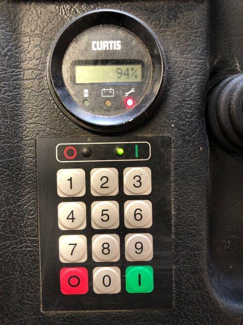 Tracteur de remorquage BT ERGOMOVER 602 AC-TT 220 - disponible en occasion et en location de courte à longue durée_3