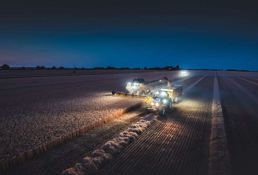 Cx8.90 moissonneuse batteuse - new holland - trémie (l) 12 500_3