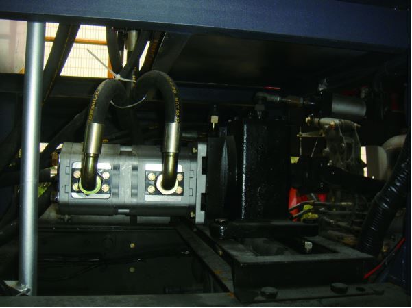 Gravillonneur synchrone IKOM - Modèle ZQZS5160TFC - Châssis DONGFENG 4x2 - Réservoir d'asphalte 5000L_3