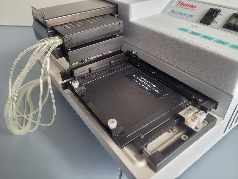 Distributeur de microplaques Thermo Scientific Multidrop 832_3