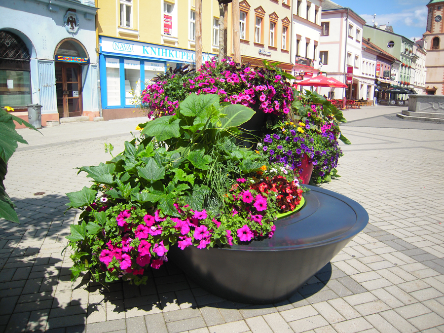 Pot de fleur Colors® - modèle Sitting - ultra-léger, résistant UV et températures extrêmes - réserve d'eau intégrée_3